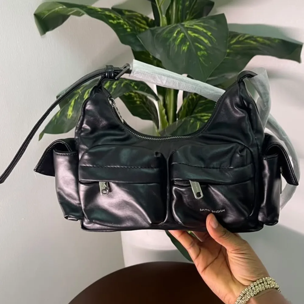Noir Multi-Pocket Cargo Bag