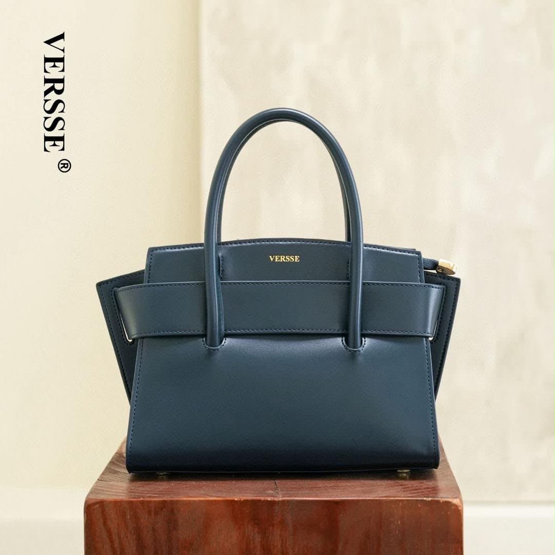 Structured Wing Tote — Navy