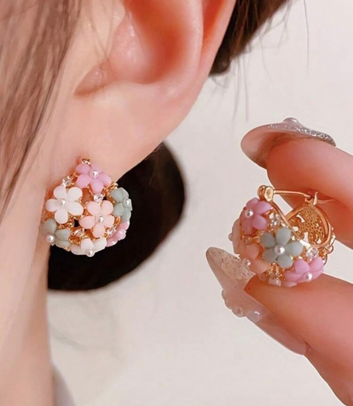 1 Pair Rhinestone Faux Pearl Floral Hoop Earrings — image 1 of 2
