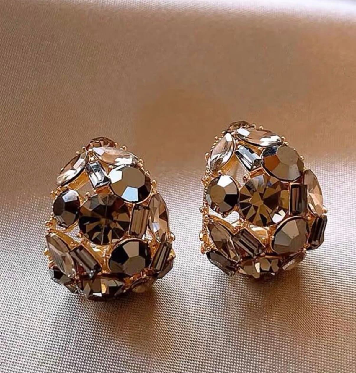 1 Pair European & American Luxury Glass Hoop Earrings — image 1 of 2